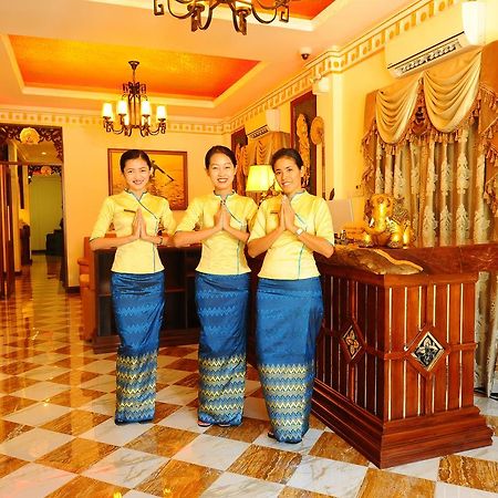 Union Square Hotel Yangon Exterior photo